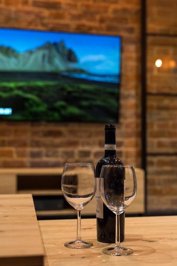 Apartament Black Loft Ниса Екстериор снимка