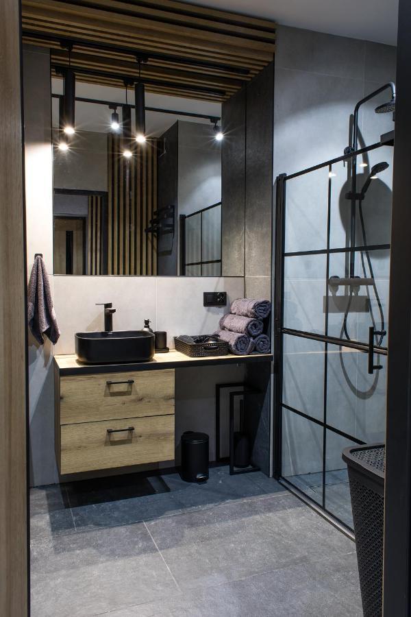 Apartament Black Loft Ниса Екстериор снимка