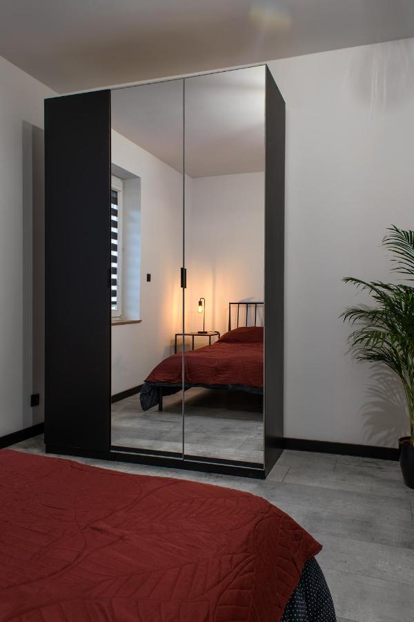 Apartament Black Loft Ниса Екстериор снимка
